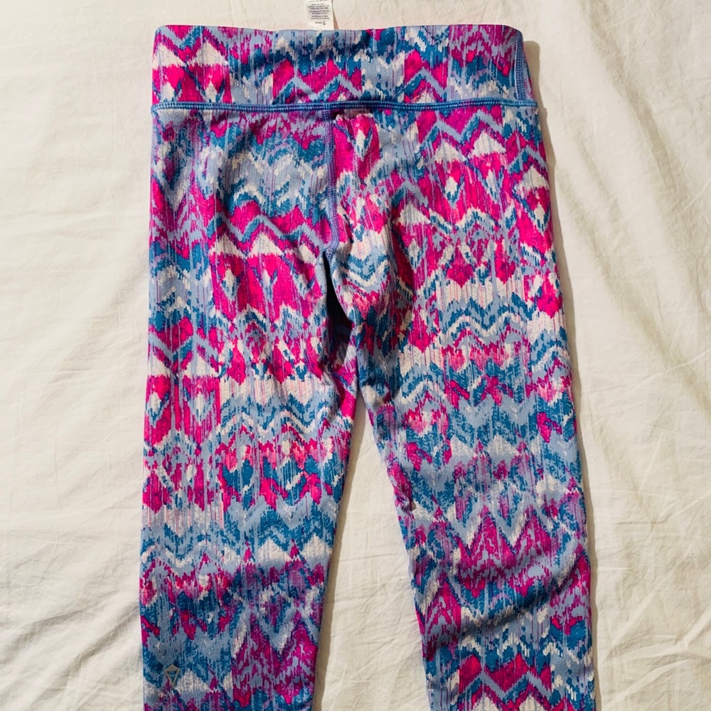 Lululemon- ivivva Rhythmic Crop Size 10